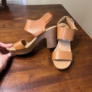 Madden Girl Lori platform sandal women’s size 6.5 brown